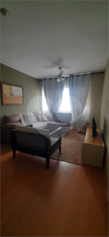 Apartamento à venda com 3 quartos, 77m² - Foto 1