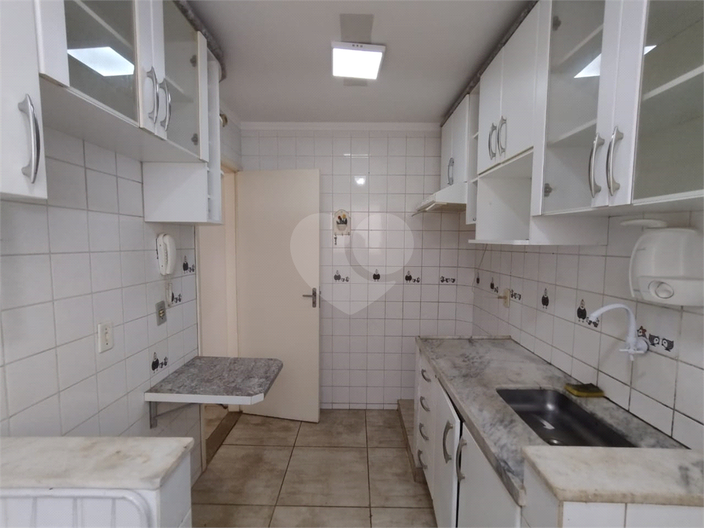 Apartamento para alugar com 2 quartos, 50m² - Foto 4