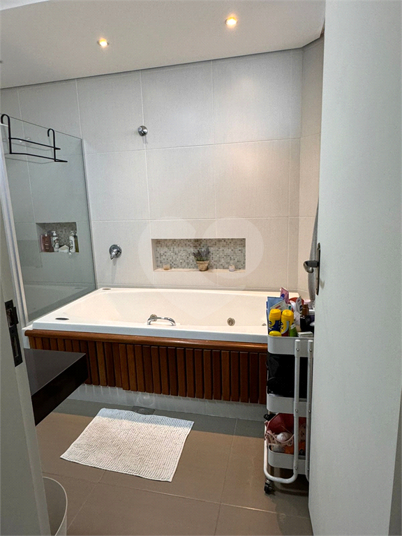 Apartamento à venda com 3 quartos, 137m² - Foto 32