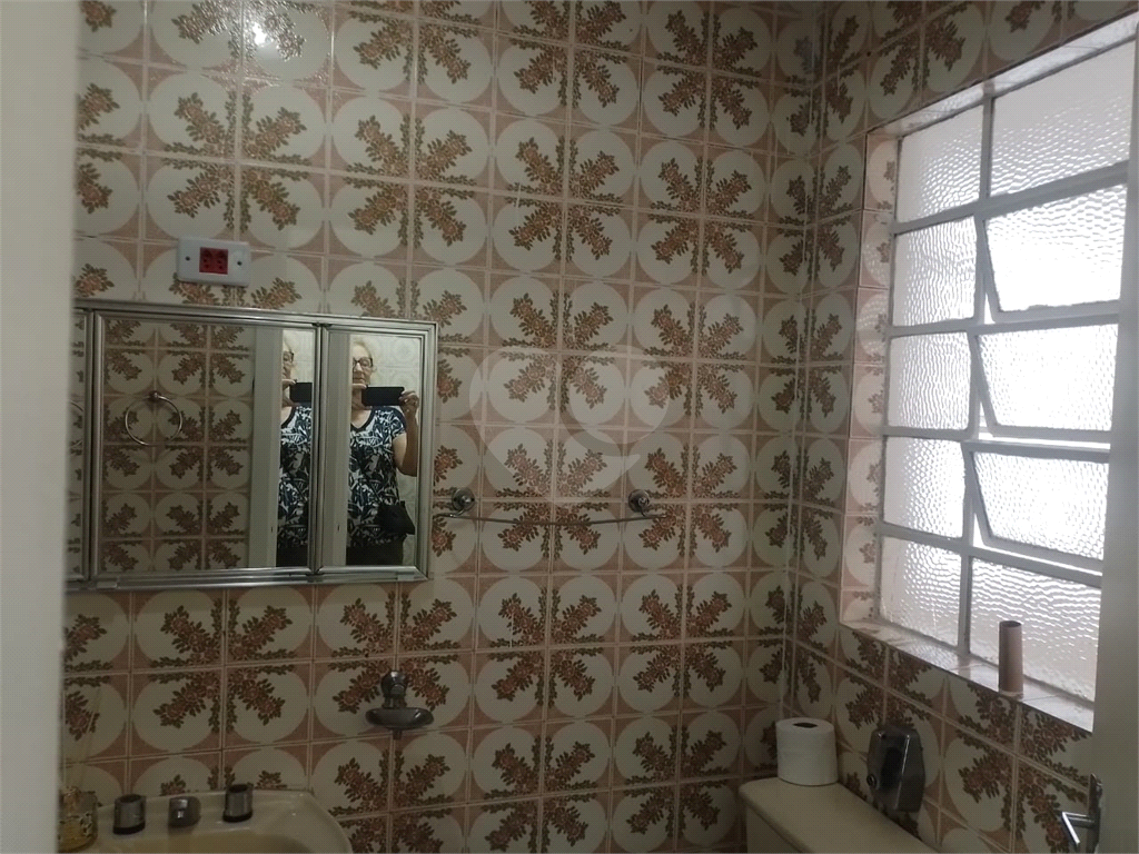 Casa Térrea, 2 Dormitórios, Lavanderia, Quintal, 2 Vagas. Vila MAzzei.