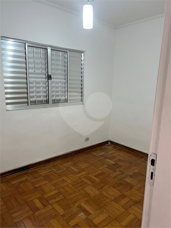 Casa Térrea, 2 Dormitórios, Lavanderia, Quintal, 2 Vagas. Vila MAzzei.