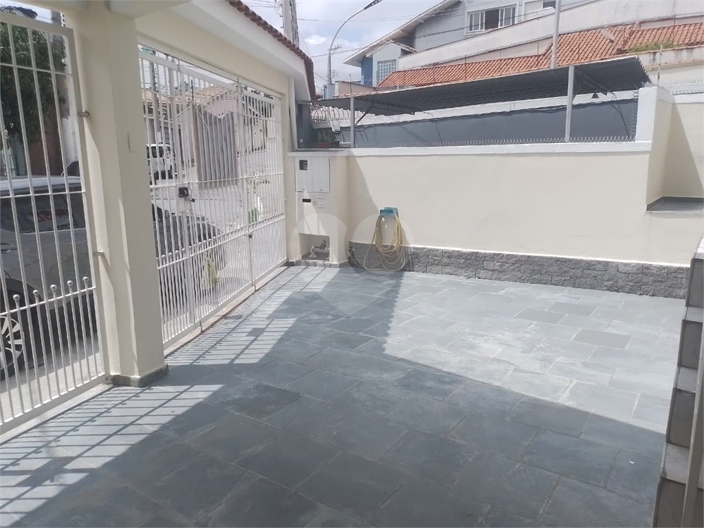 Casa Térrea, 2 Dormitórios, Lavanderia, Quintal, 2 Vagas. Vila MAzzei.