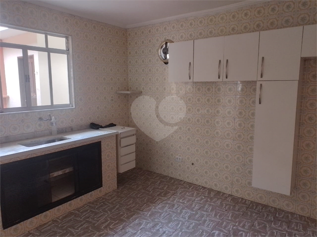 Casa Térrea, 2 Dormitórios, Lavanderia, Quintal, 2 Vagas. Vila MAzzei.