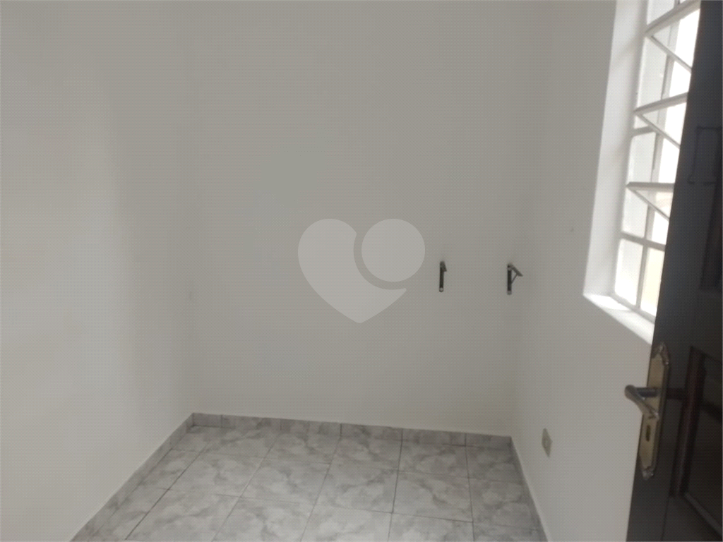 Casa Térrea, 2 Dormitórios, Lavanderia, Quintal, 2 Vagas. Vila MAzzei.