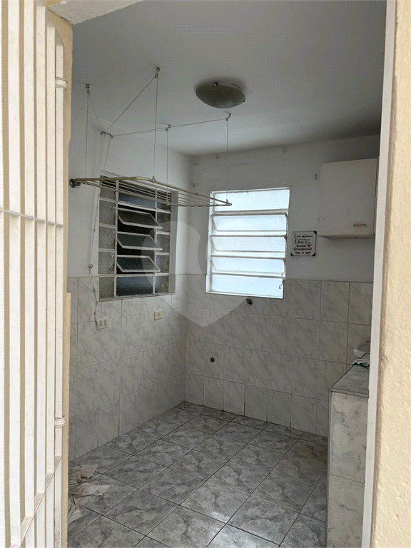Casa Térrea, 2 Dormitórios, Lavanderia, Quintal, 2 Vagas. Vila MAzzei.