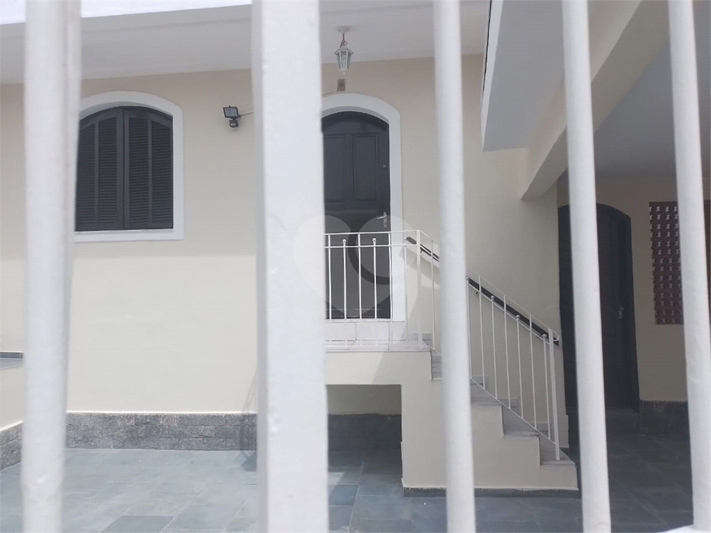 Casa Térrea, 2 Dormitórios, Lavanderia, Quintal, 2 Vagas. Vila MAzzei.