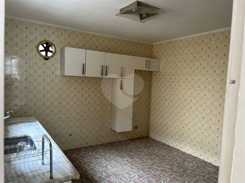 Casa Térrea, 2 Dormitórios, Lavanderia, Quintal, 2 Vagas. Vila MAzzei.