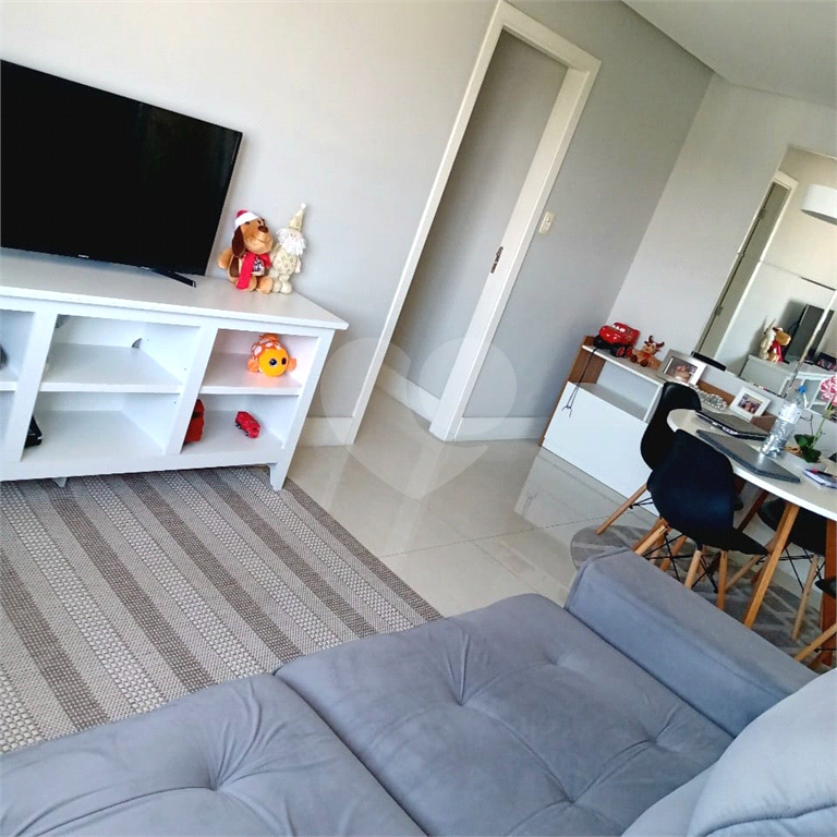 Apartamento à venda com 2 quartos, 74m² - Foto 2