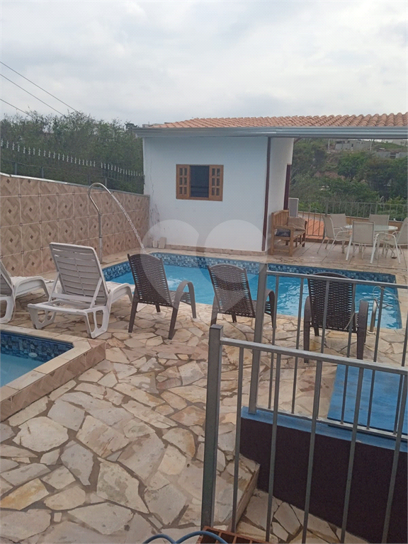 Casa à venda com 3 quartos, 350m² - Foto 1