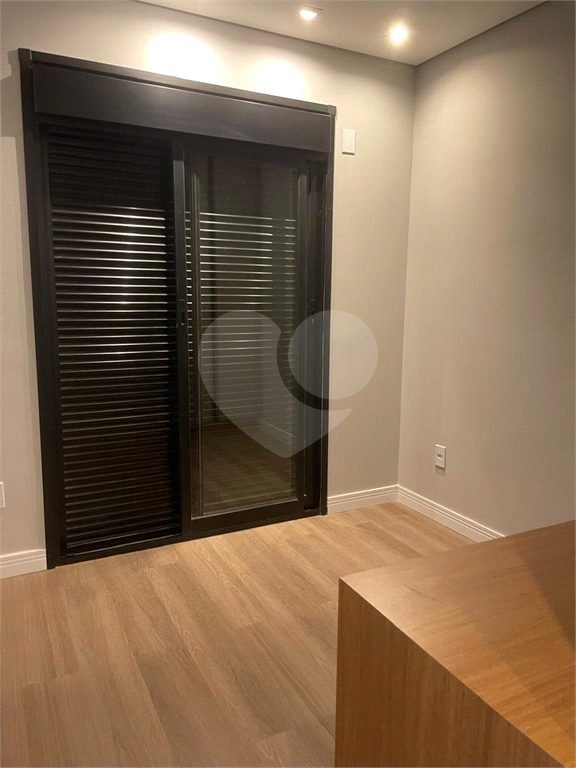 Apartamento para alugar com 3 quartos, 185m² - Foto 12