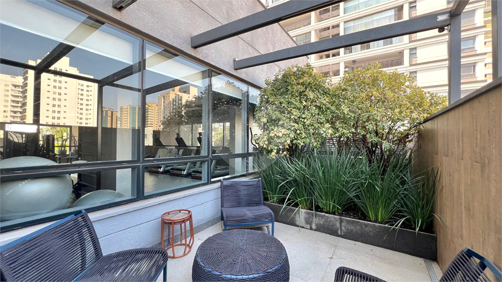 Apartamento no BROOKLIN com 48,49m2, 1 quarto, sala, cozinha, área e 1 vaga coberta de garagem