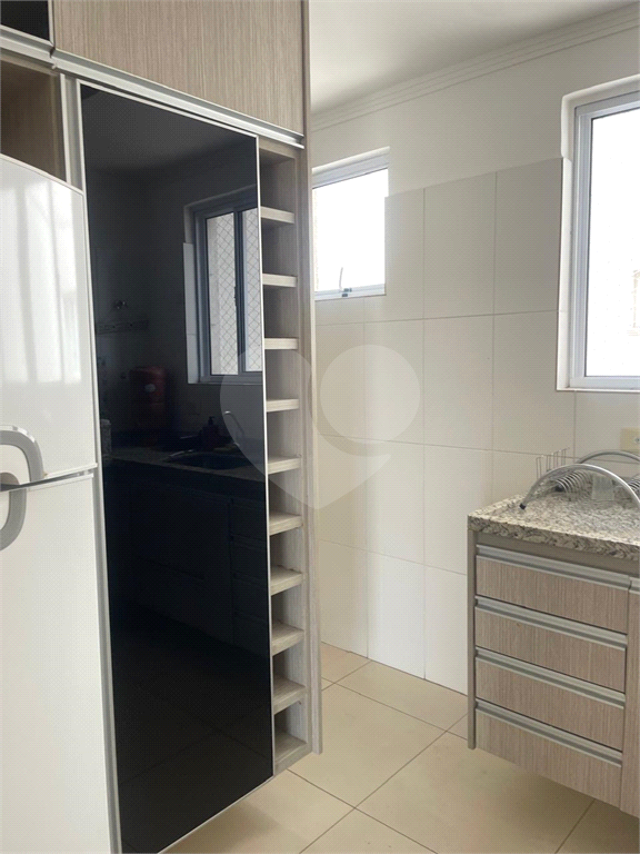 Apartamento para alugar com 2 quartos, 75m² - Foto 31