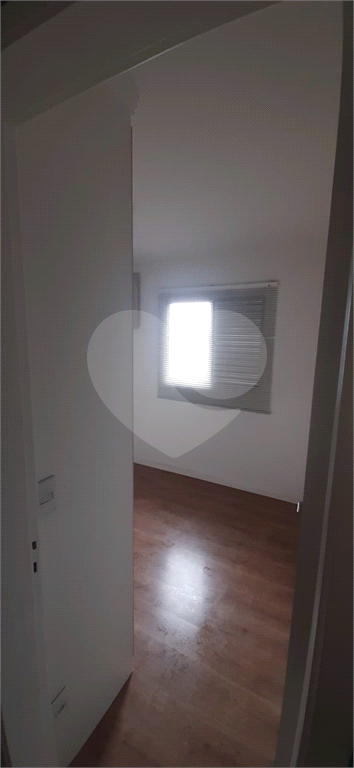 APARTAMENTO em JARDIM SANTO EXPEDITO