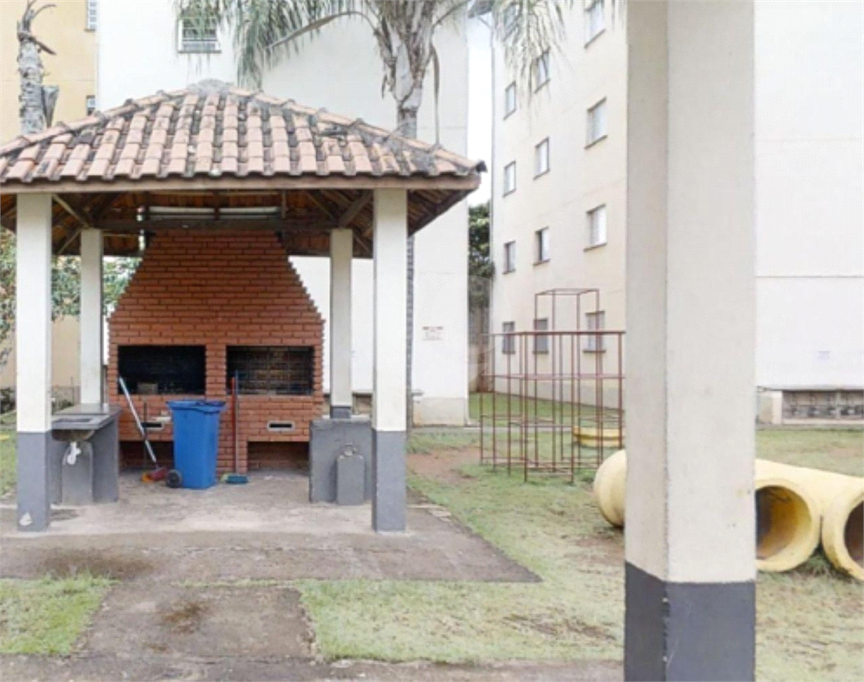 APARTAMENTO em JARDIM SANTO EXPEDITO