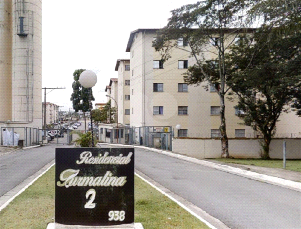 APARTAMENTO em JARDIM SANTO EXPEDITO