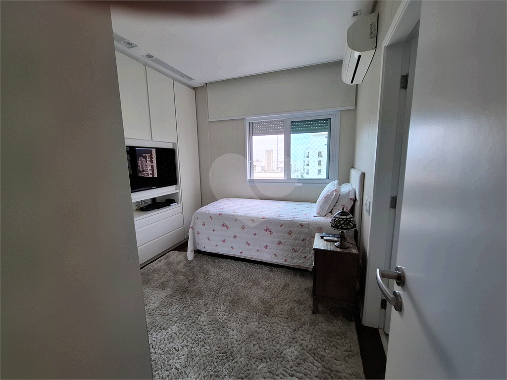 Apartamento à venda com 4 quartos, 220m² - Foto 17