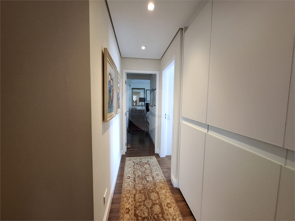 Apartamento à venda com 4 quartos, 220m² - Foto 11