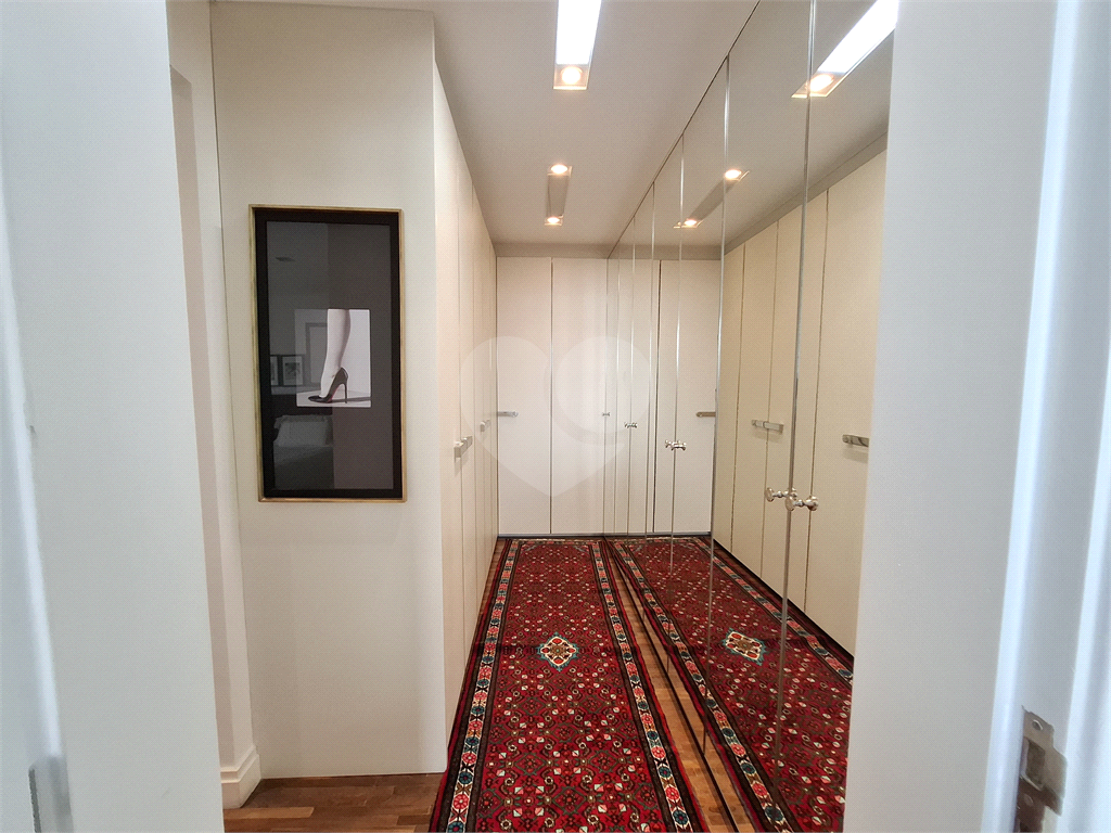 Apartamento à venda com 4 quartos, 220m² - Foto 12