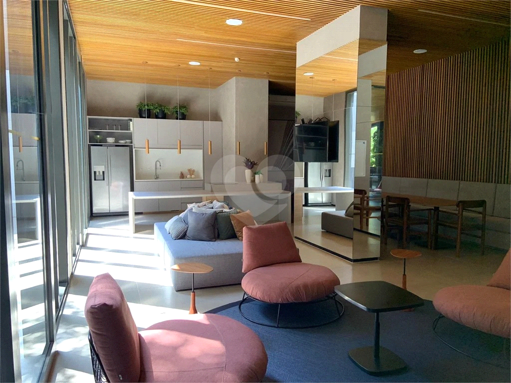 Apartamento em Pinheiros com 1 quarto e 1 vaga para alugar