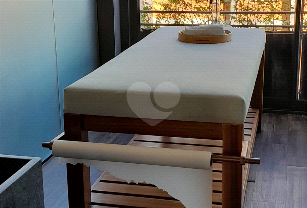 Apartamento em Pinheiros com 1 quarto e 1 vaga para alugar