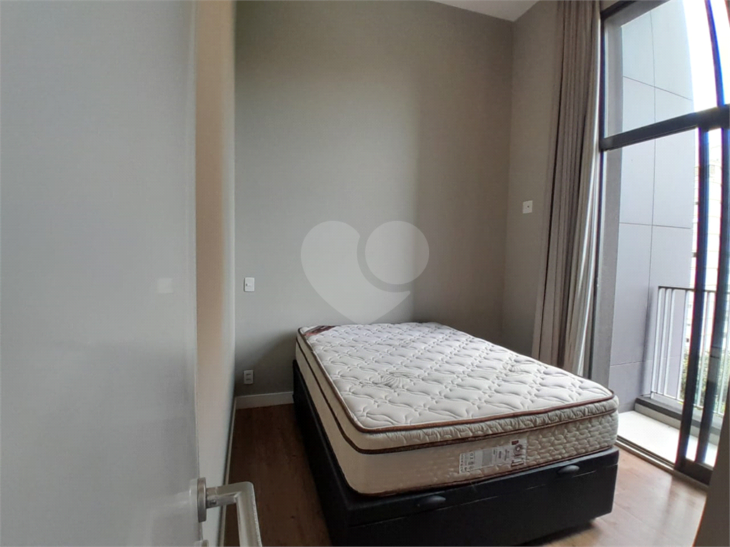 Apartamento em Pinheiros com 1 quarto e 1 vaga para alugar