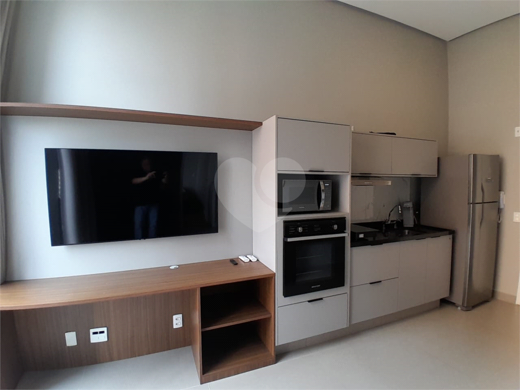 Apartamento em Pinheiros com 1 quarto e 1 vaga para alugar