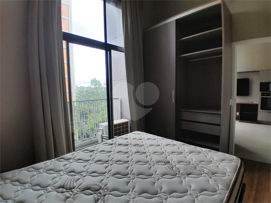 Apartamento em Pinheiros com 1 quarto e 1 vaga para alugar