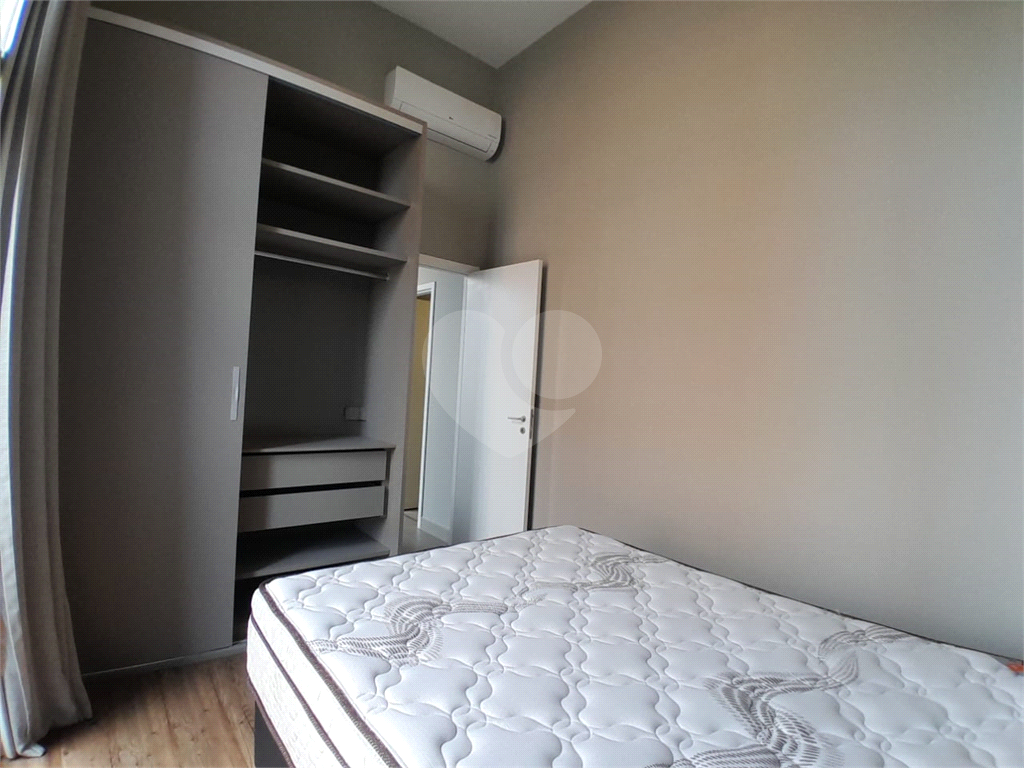 Apartamento em Pinheiros com 1 quarto e 1 vaga para alugar