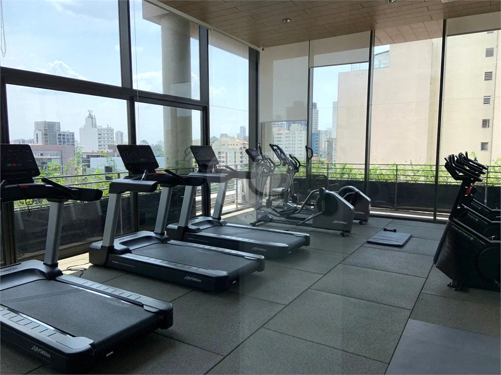 Apartamento em Pinheiros com 1 quarto e 1 vaga para alugar