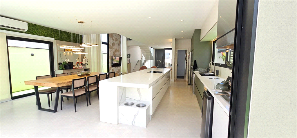 Casa de Condomínio à venda com 4 quartos, 268m² - Foto 1