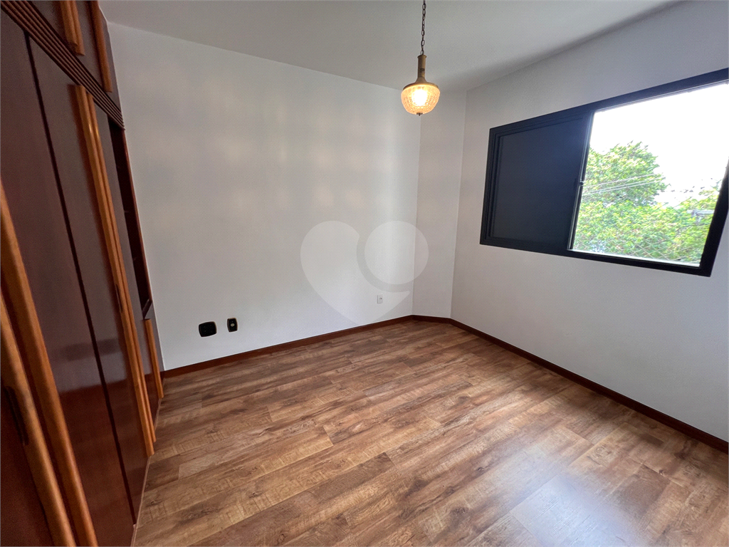 Apartamento na Avenida Braz Leme com vista para o campo de marte.