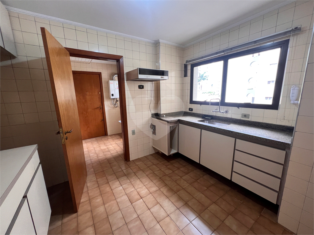 Apartamento na Avenida Braz Leme com vista para o campo de marte.