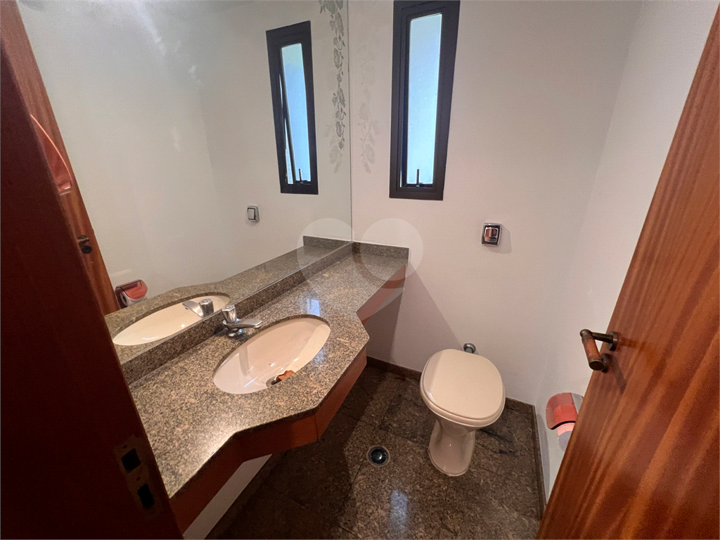 Apartamento na Avenida Braz Leme com vista para o campo de marte.