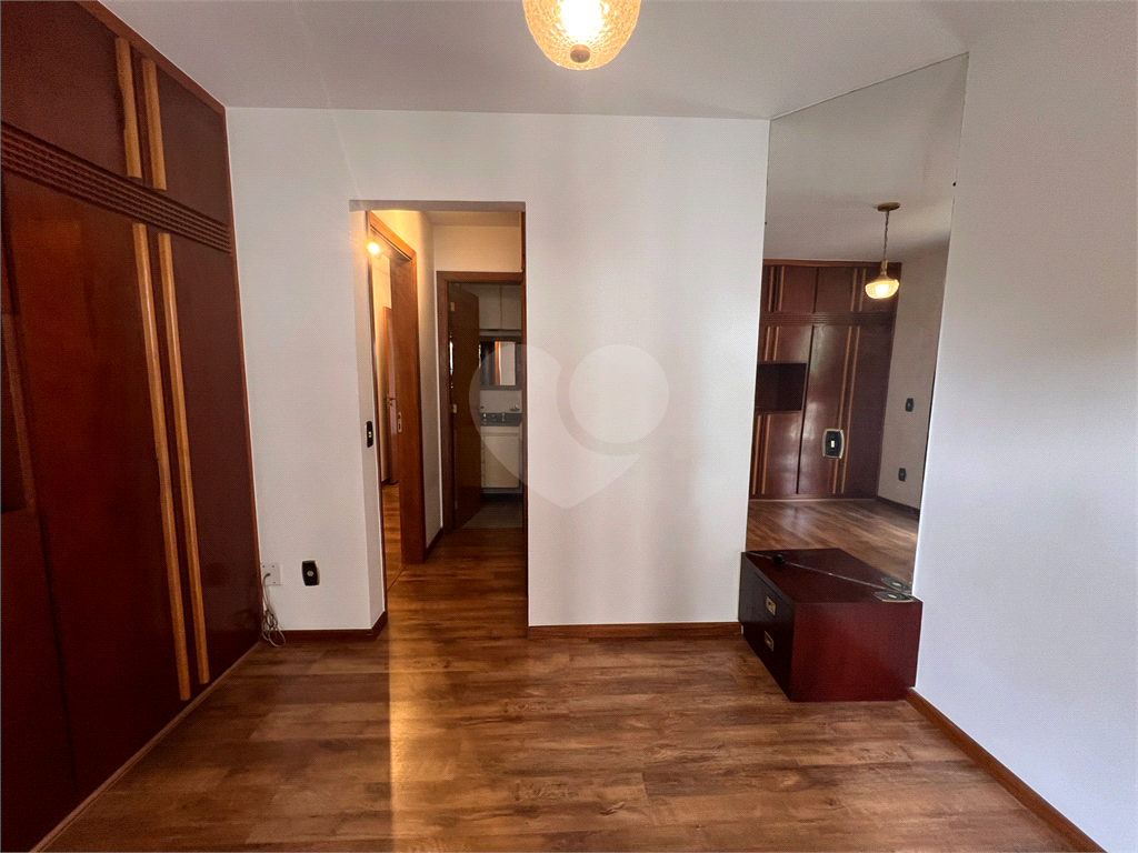 Apartamento na Avenida Braz Leme com vista para o campo de marte.