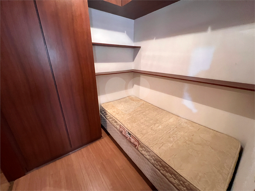 Apartamento na Avenida Braz Leme com vista para o campo de marte.