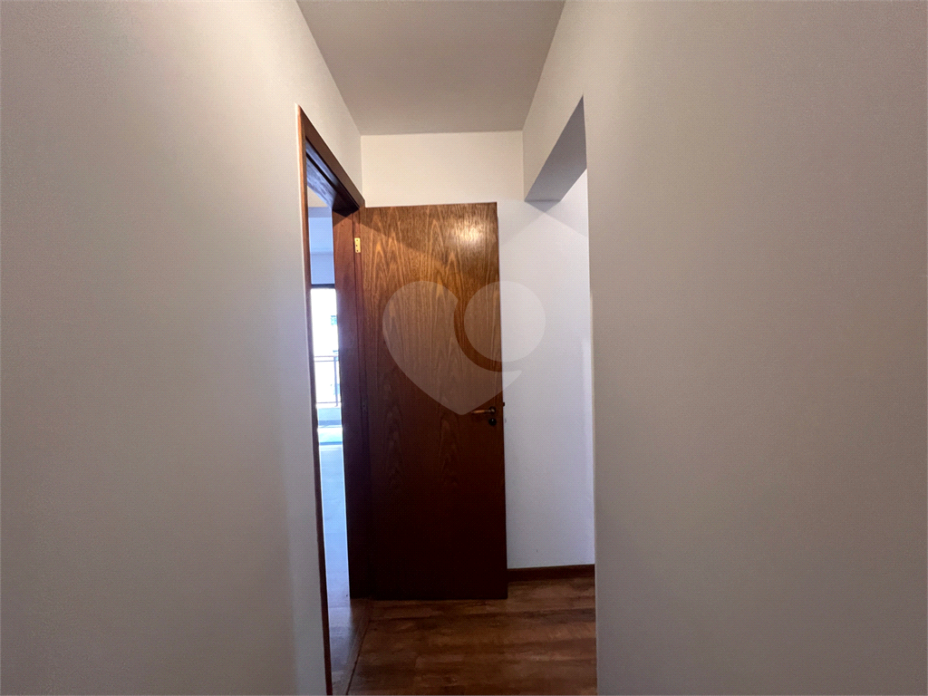 Apartamento na Avenida Braz Leme com vista para o campo de marte.