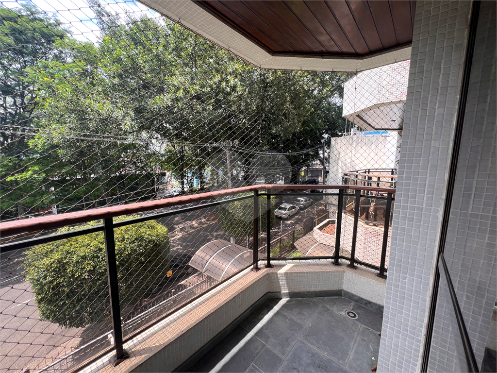 Apartamento na Avenida Braz Leme com vista para o campo de marte.