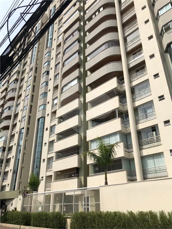 Apartamento com varanda gourmet à venda no Centro de Santo André