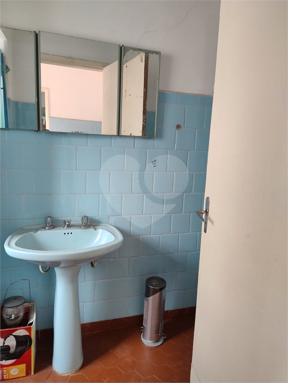 Trata-se de uma casa térrea com espaços amplos em todos os ambientes!