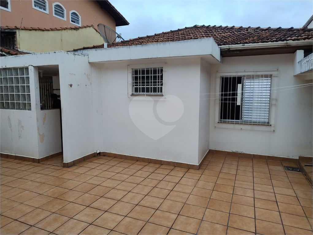 Trata-se de uma casa térrea com espaços amplos em todos os ambientes!