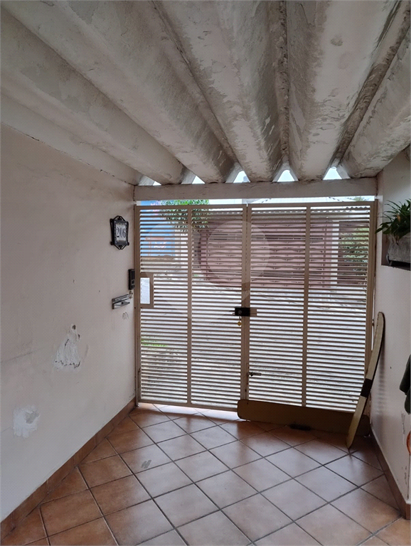 Trata-se de uma casa térrea com espaços amplos em todos os ambientes!