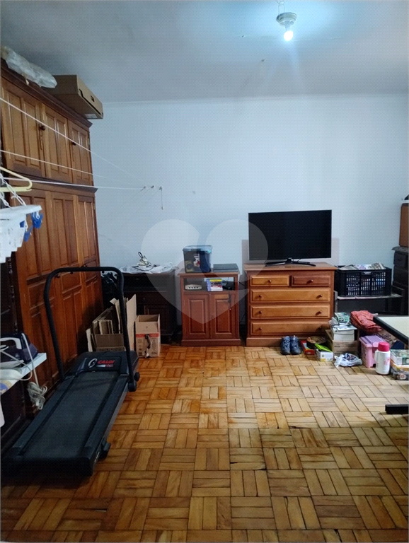Trata-se de uma casa térrea com espaços amplos em todos os ambientes!