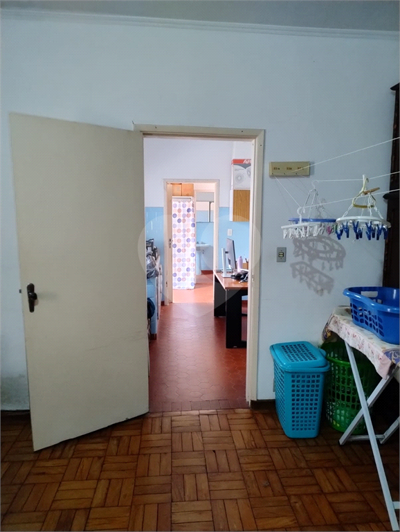 Trata-se de uma casa térrea com espaços amplos em todos os ambientes!