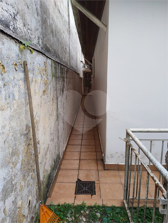 Trata-se de uma casa térrea com espaços amplos em todos os ambientes!