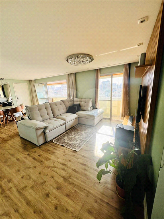 Apartamento com varanda gourmet à venda no Centro de Santo André