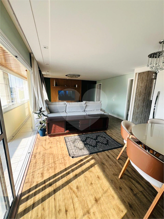 Apartamento com varanda gourmet à venda no Centro de Santo André