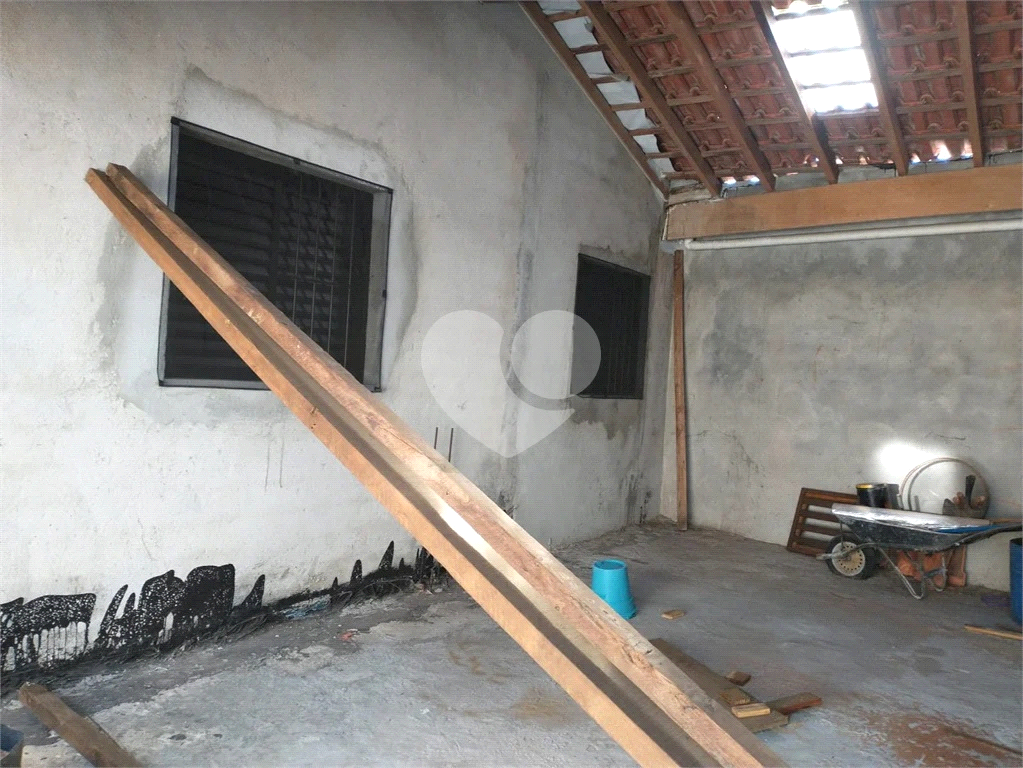 Casa à venda com 3 quartos, 200m² - Foto 15