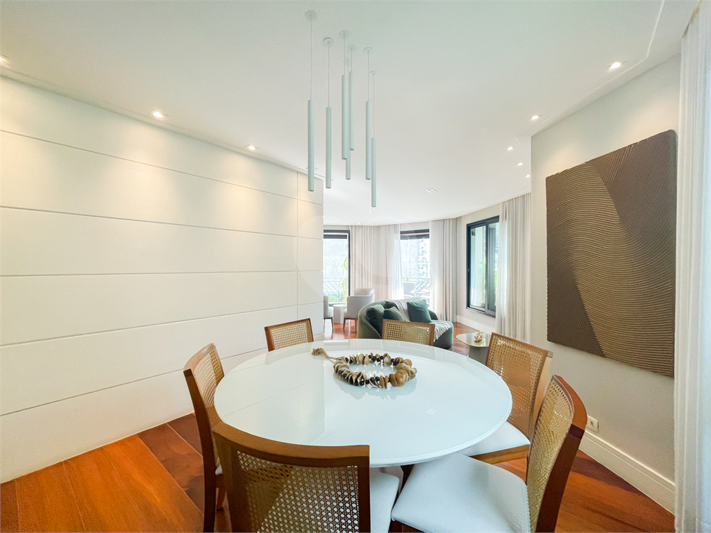 Apartamento - Vila Mariana - 4 Dormitórios - 2 Suítes - 2 Vagas - Venda / Compra