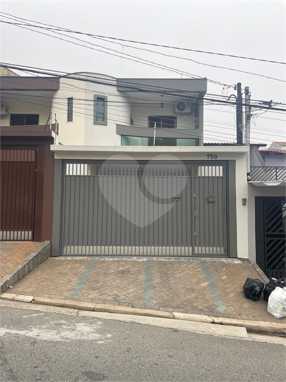 Sobrado à venda em Santo André, no bairro Vila Camilópolis
