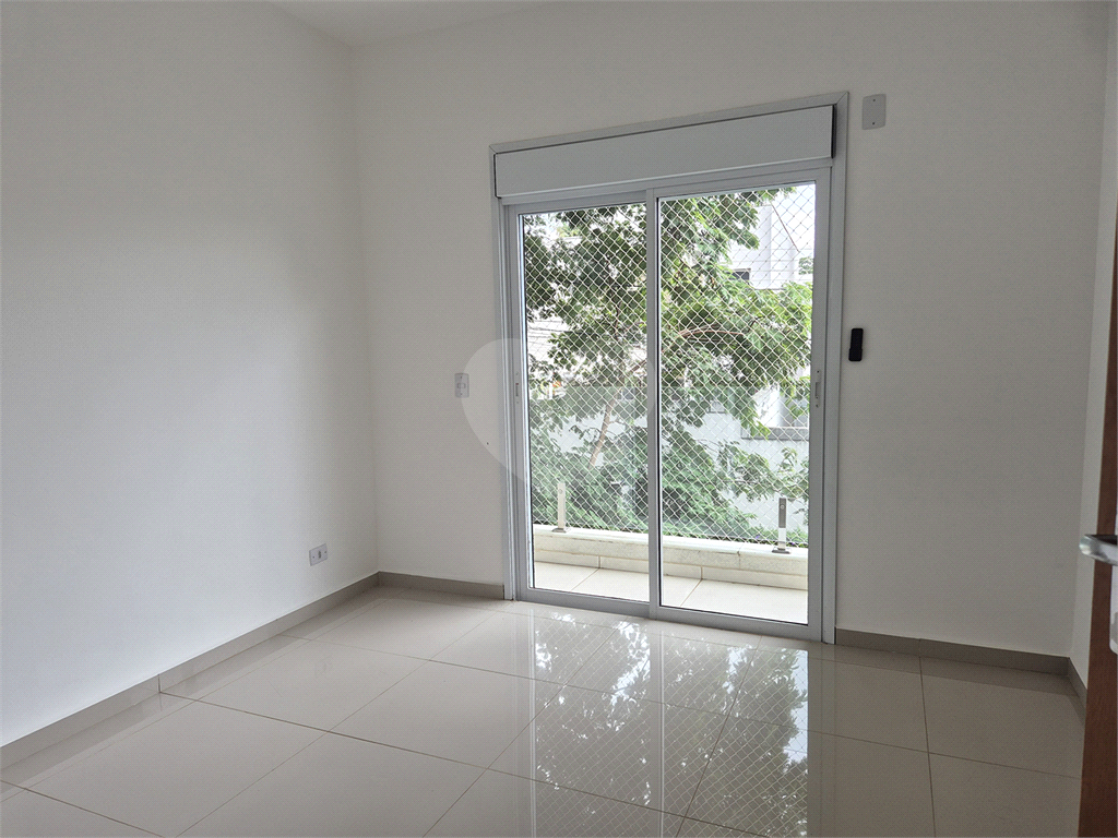 Apartamento para alugar com 3 quartos, 98m² - Foto 11